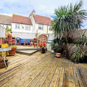 Stunning 4br House With Free Parking - By Innit Holiday home