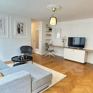 https://sublime-flat-heart-ofle-marais.fr-paris.fr